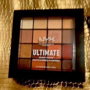 NYX professional makeup shadow palette